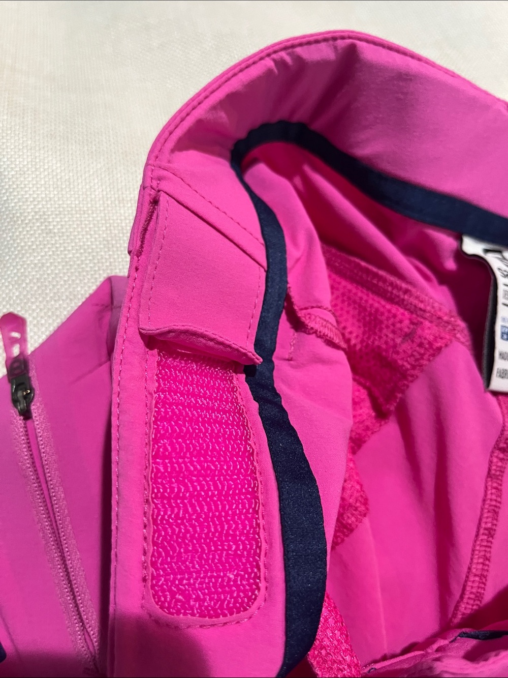 Salomon Women’s Hot Pink Technical Shorts size 6 US - Picture 6 of 9